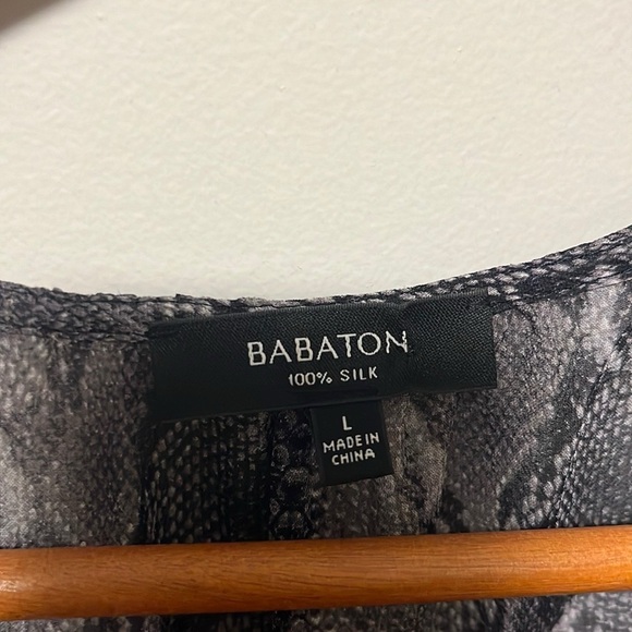 Aritzia Babaton woman’s Alexander Snake print silk peplum blouse size L - Picture 2 of 8